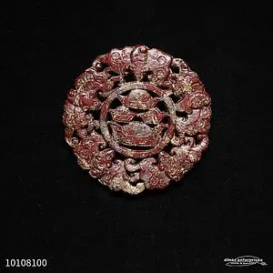 [10108100] CARVING PENDANT