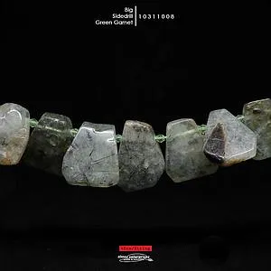 [10311008] Side Drill Big Green Garnet