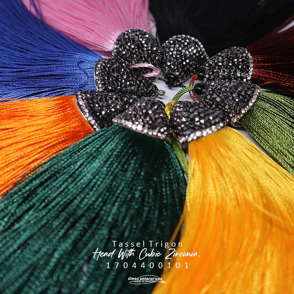 [1704400101] Tassel Trigon Head With CZ