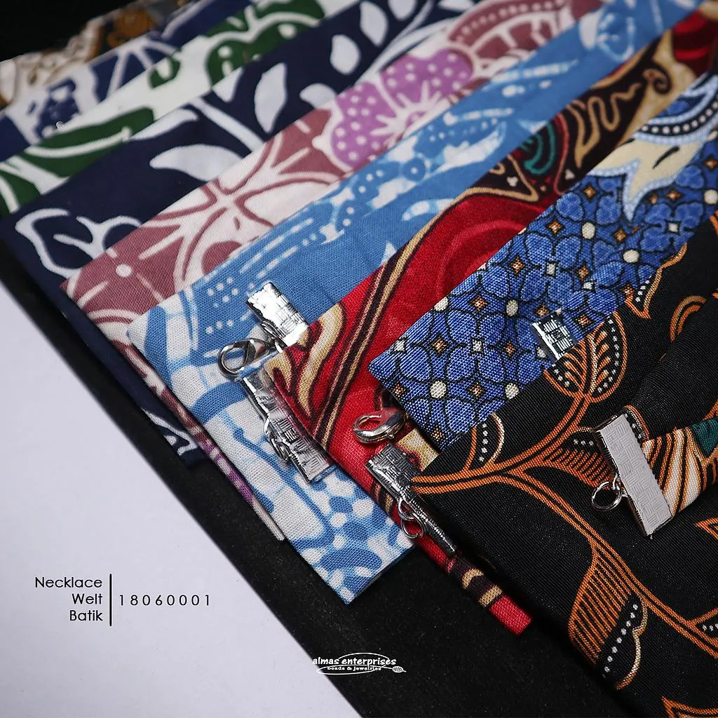 [18060001] Weft Batik Neckl.