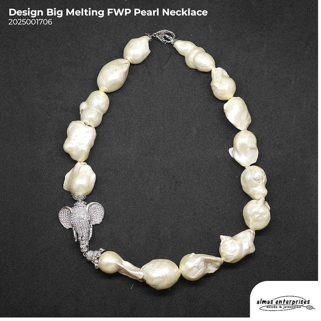 Design Big Melting FWP Pearl Necklace
